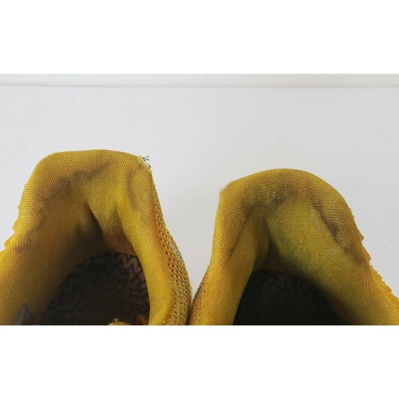 Nike Kyrie 3 Mac and Cheese 6Y Yellow Nike Logo Style 859466-791 Blue Trim - Picture 9 of 10